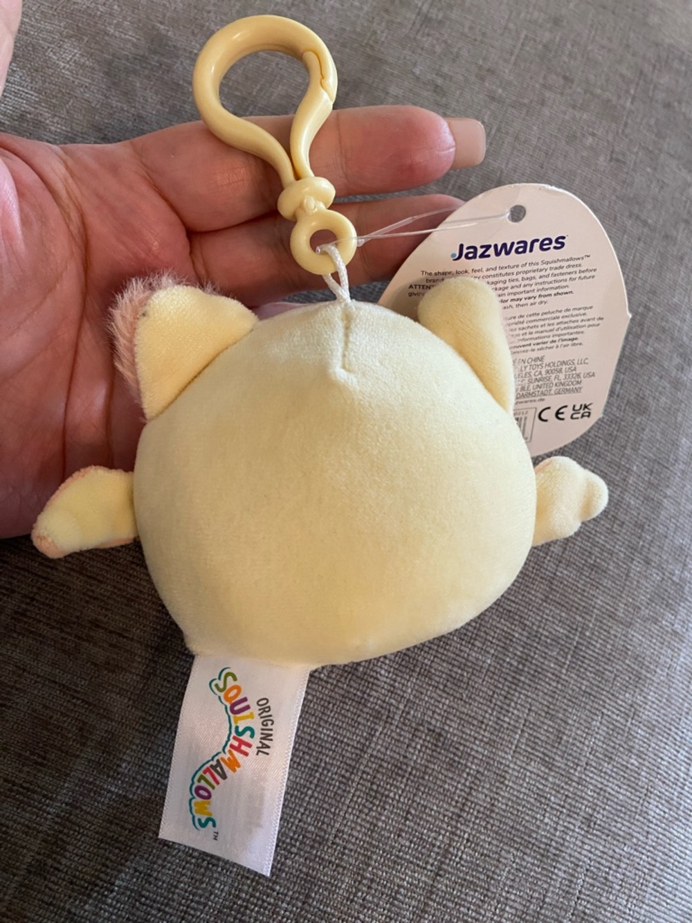 Squishmallows 3.5" Clip-On Meghan The Bat. NWT - Picture 4 of 8